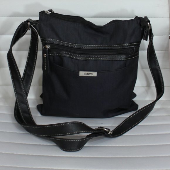 Roots Bags Roots Messenger Classic Travel Bag Blue With Black Trim